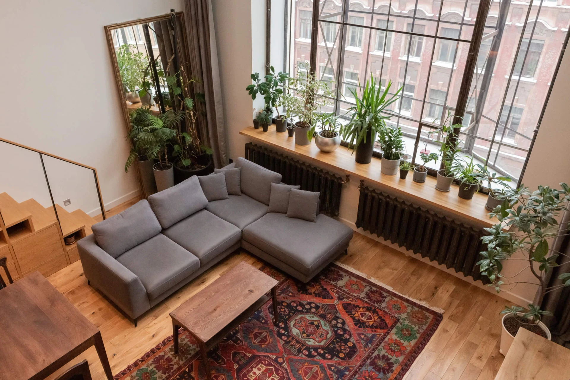 СТУДИЯ В ДОХОДНОМ ДОМЕ