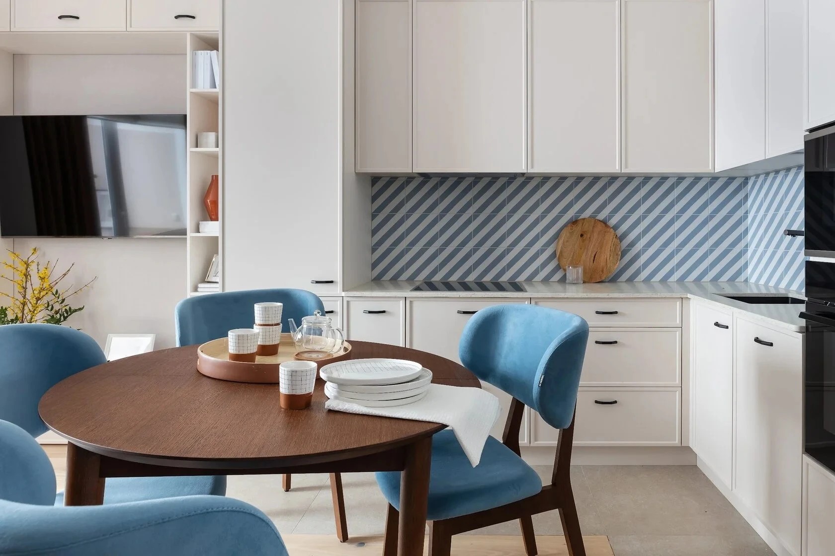 ПЕСОК И МОРЕ