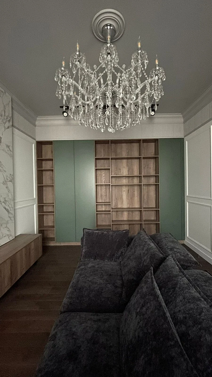 Трехкомнатная квартира в самом сердце Петербурга (Живые фото)