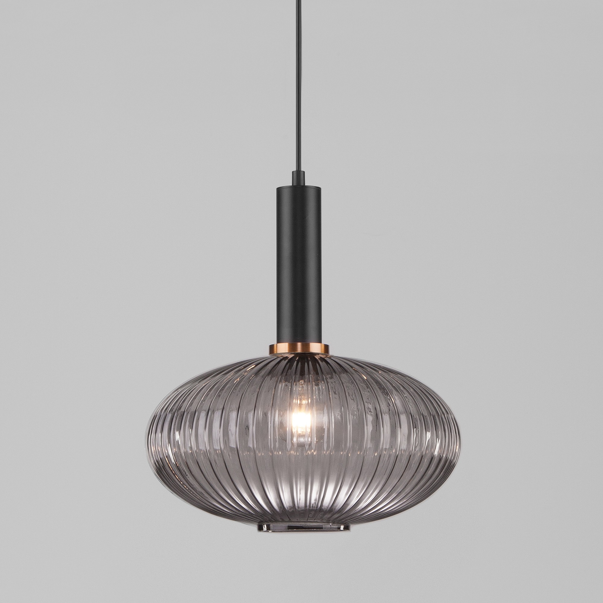 Светильник подвесной Eurosvet Bravo 50183/1 дымчатый