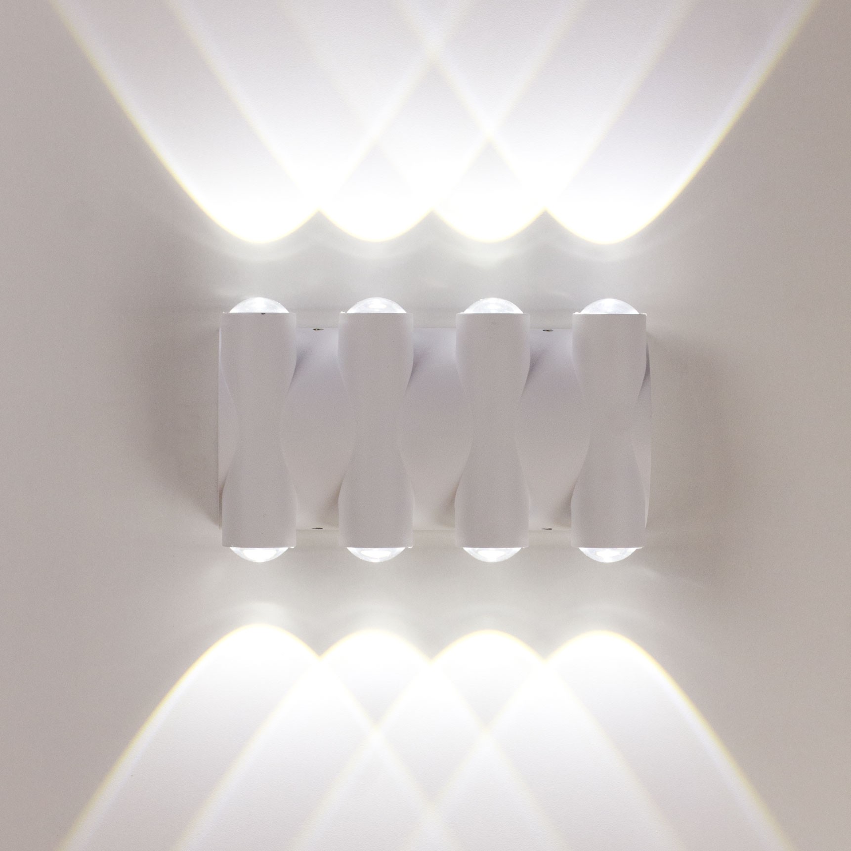 Уличный настенный светильник AM Group Am359 AM359-8X1W WH 4000K