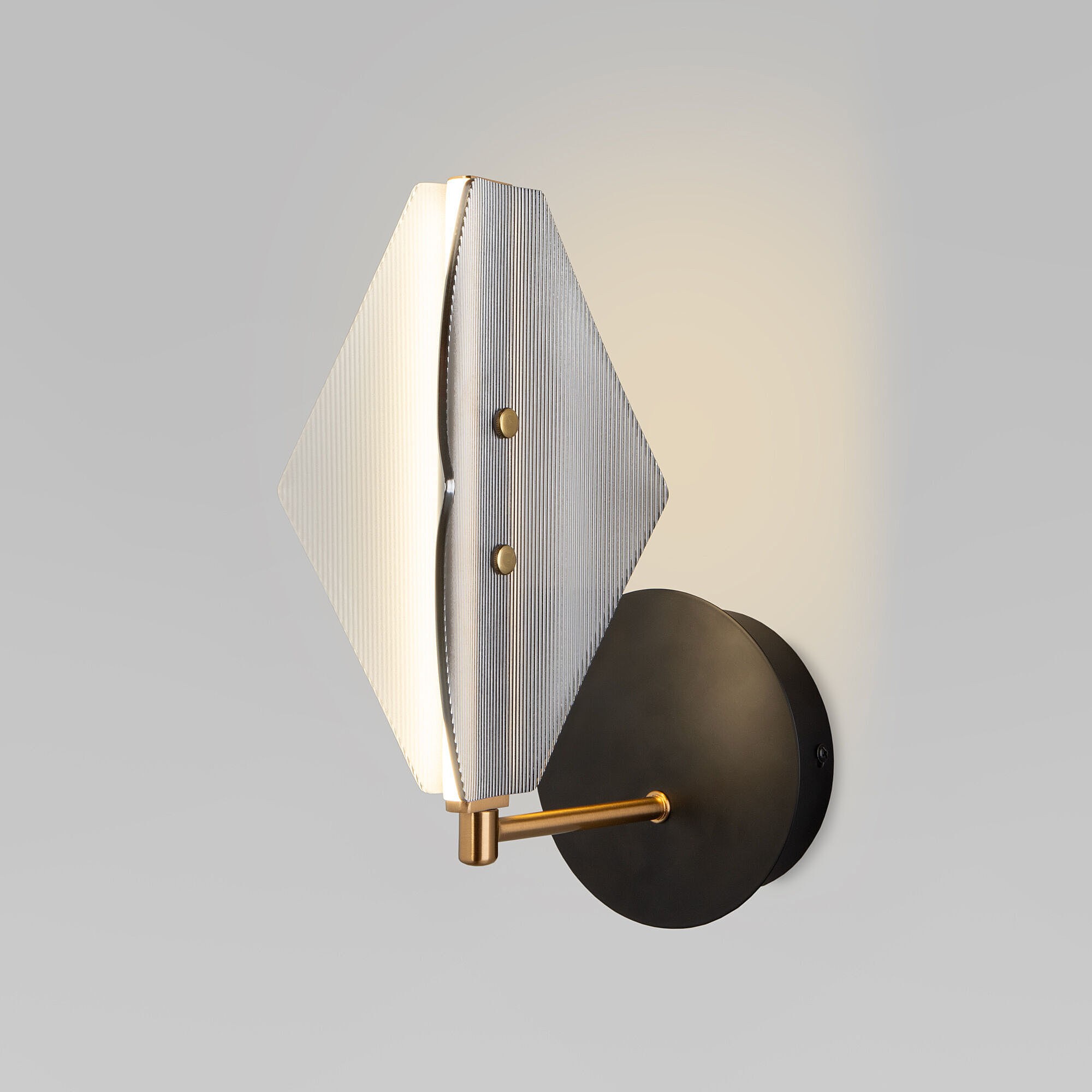 Настенное бра Eurosvet Glare 303054 LED латунь